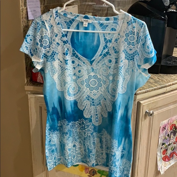 Tops - Cache Blue and white top